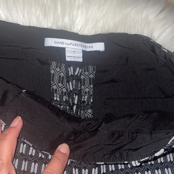 Diane Von Furstenberg Textured Lace Mary Honeycomb Stretch Trousers - Picture 4 of 10